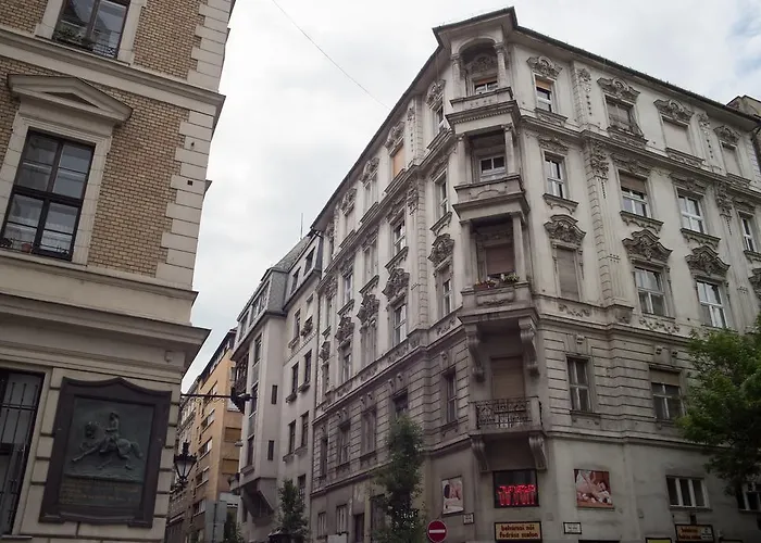 Anna Budapest